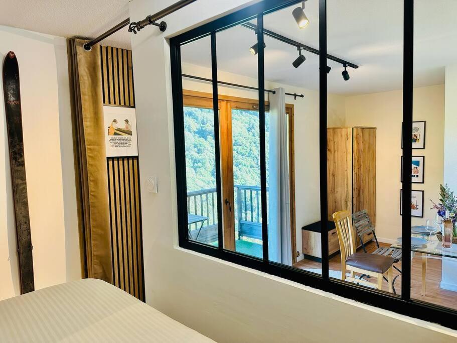 Les 3 Vallees, Montagnard Avec Et Piscine Apartment
