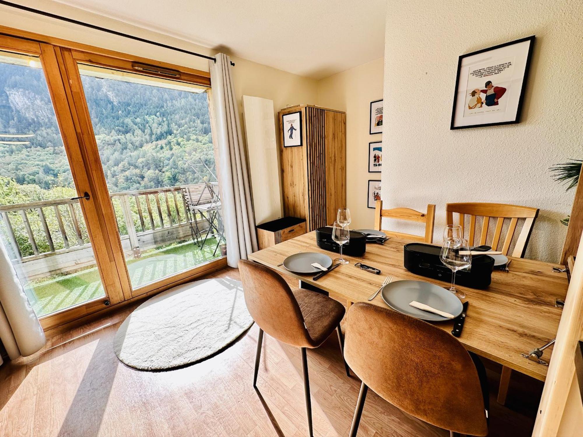 Apartment Les 3 Vallees, Montagnard Avec Et Piscine
